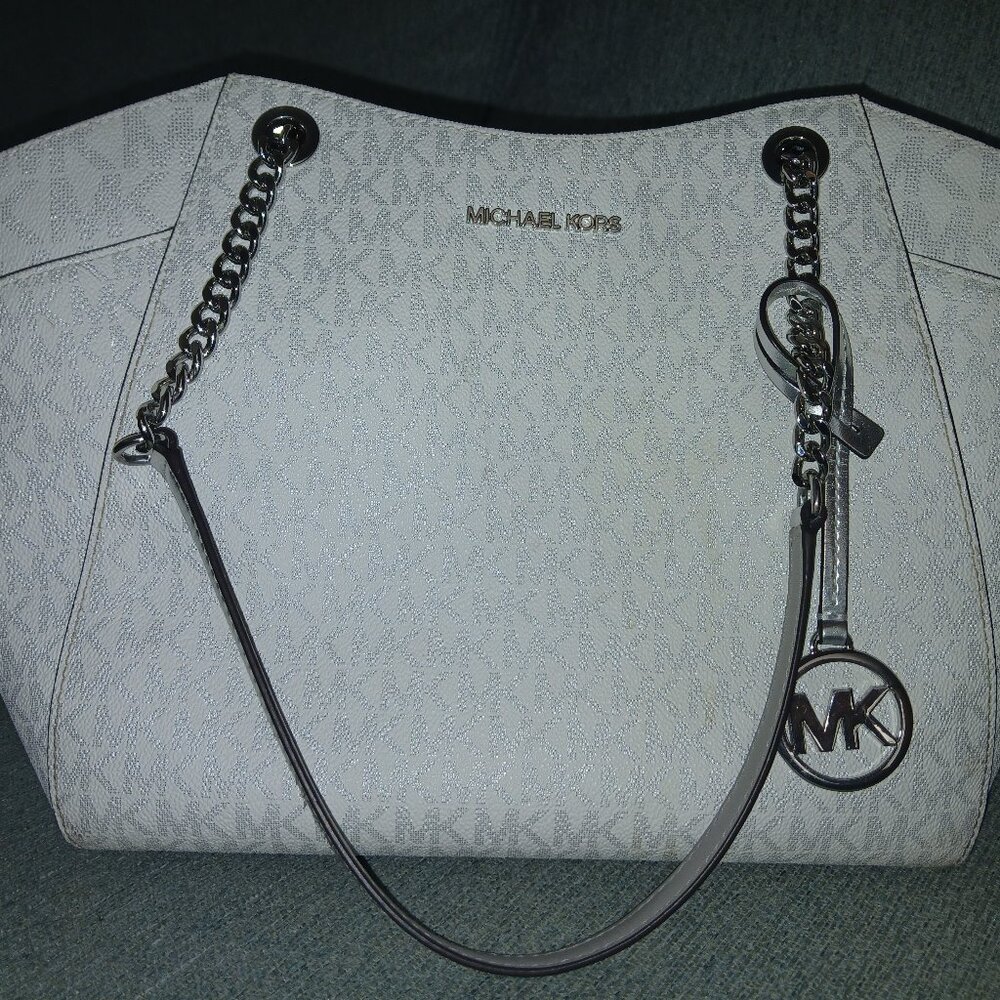 White/silver Michael Kors shoulder bag